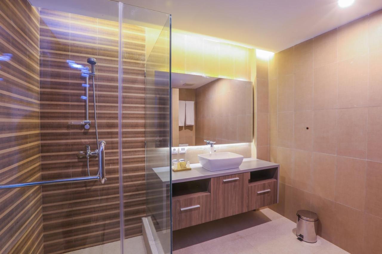 Canggu Dream Village Hotel And Suites Экстерьер фото